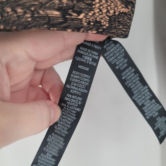 NEW Savage x Fenty Special FX Top and High-Waist Legging Size Medium - Picture 7 of 9